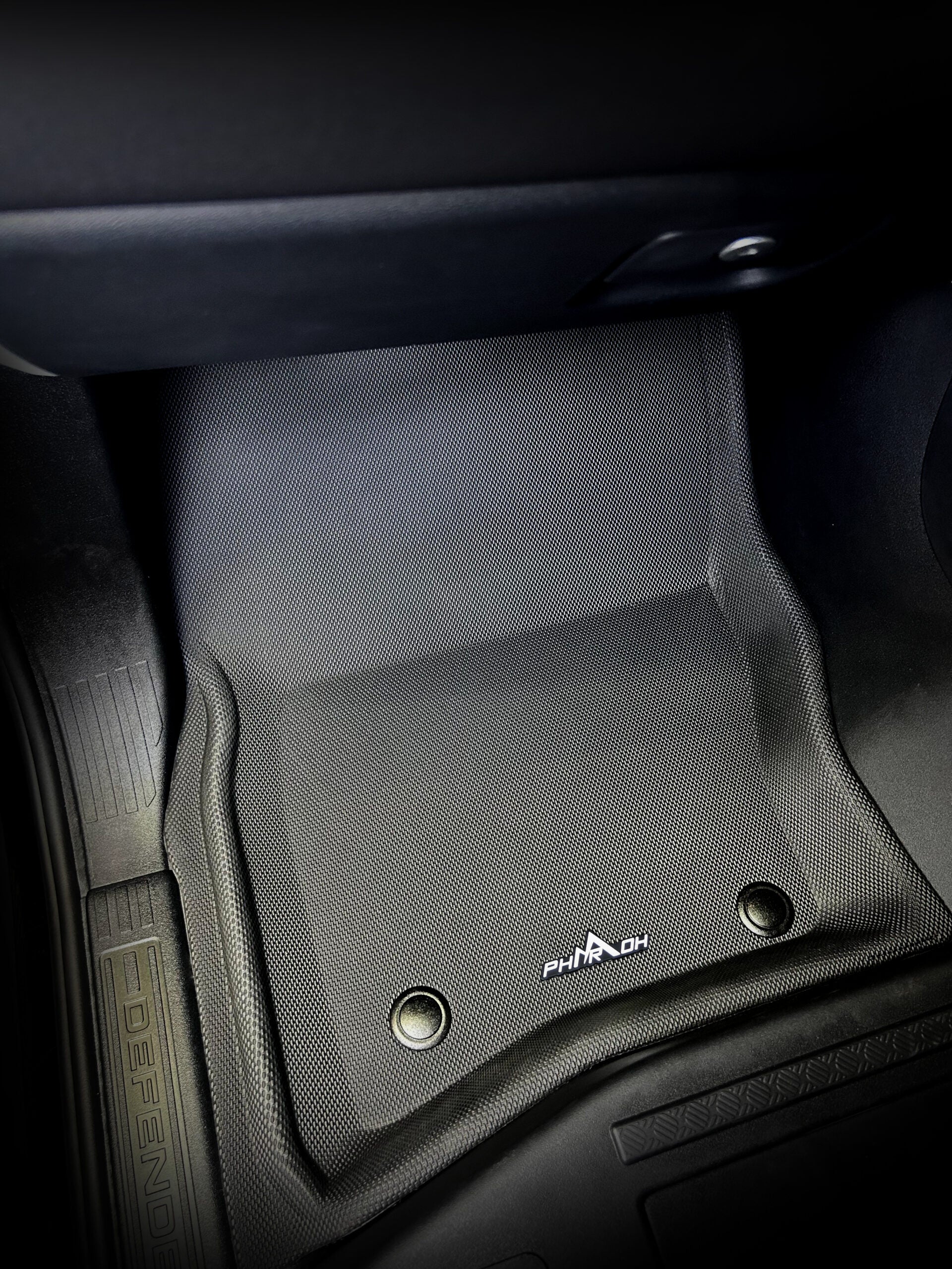 Land Rover Defender Floor Mats ( 2 Rows ) - Custom Fit, Waterproof & Anti Skid