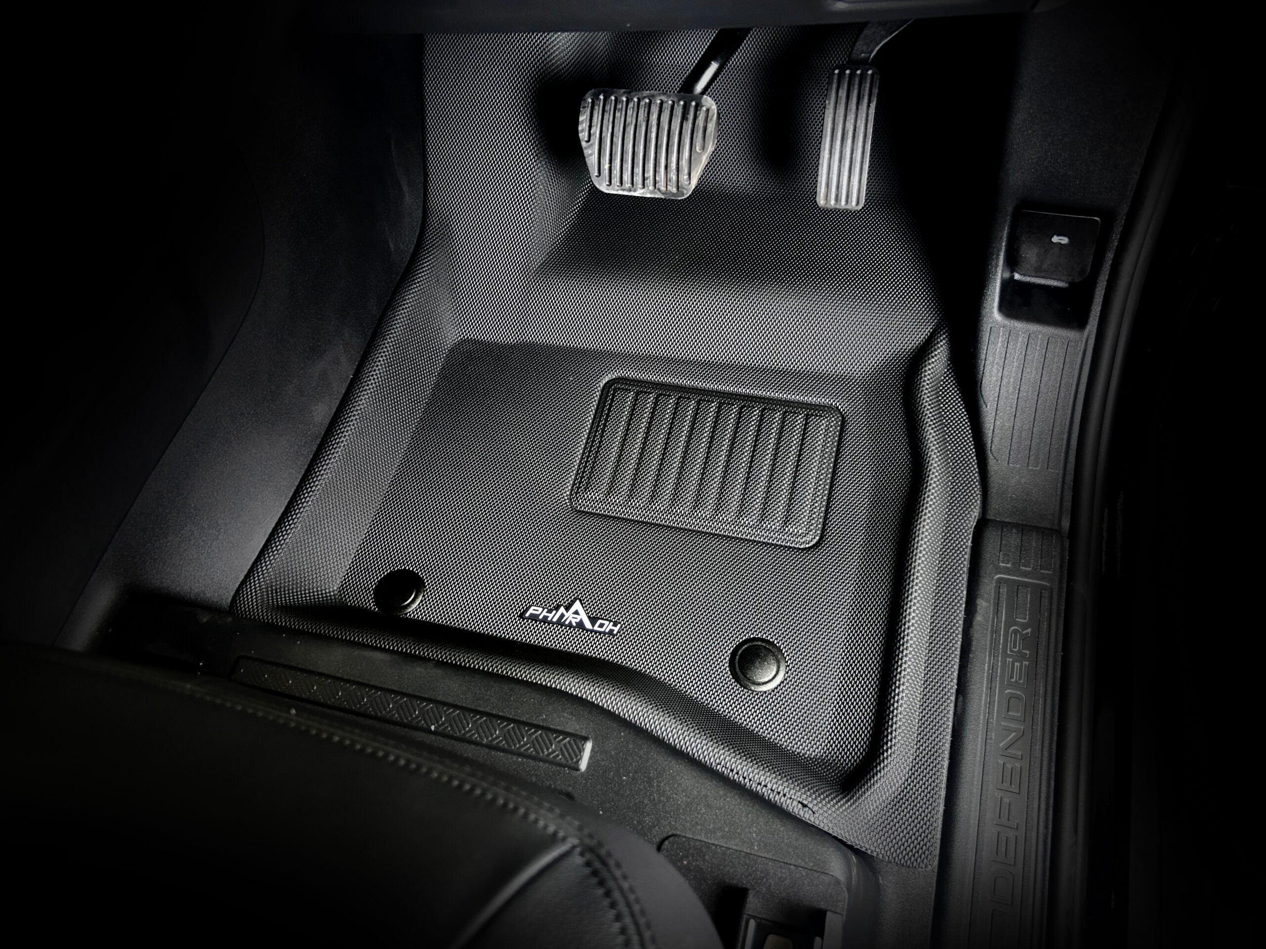 Land Rover Defender Floor Mats ( 2 Rows ) - Custom Fit, Waterproof & Anti Skid
